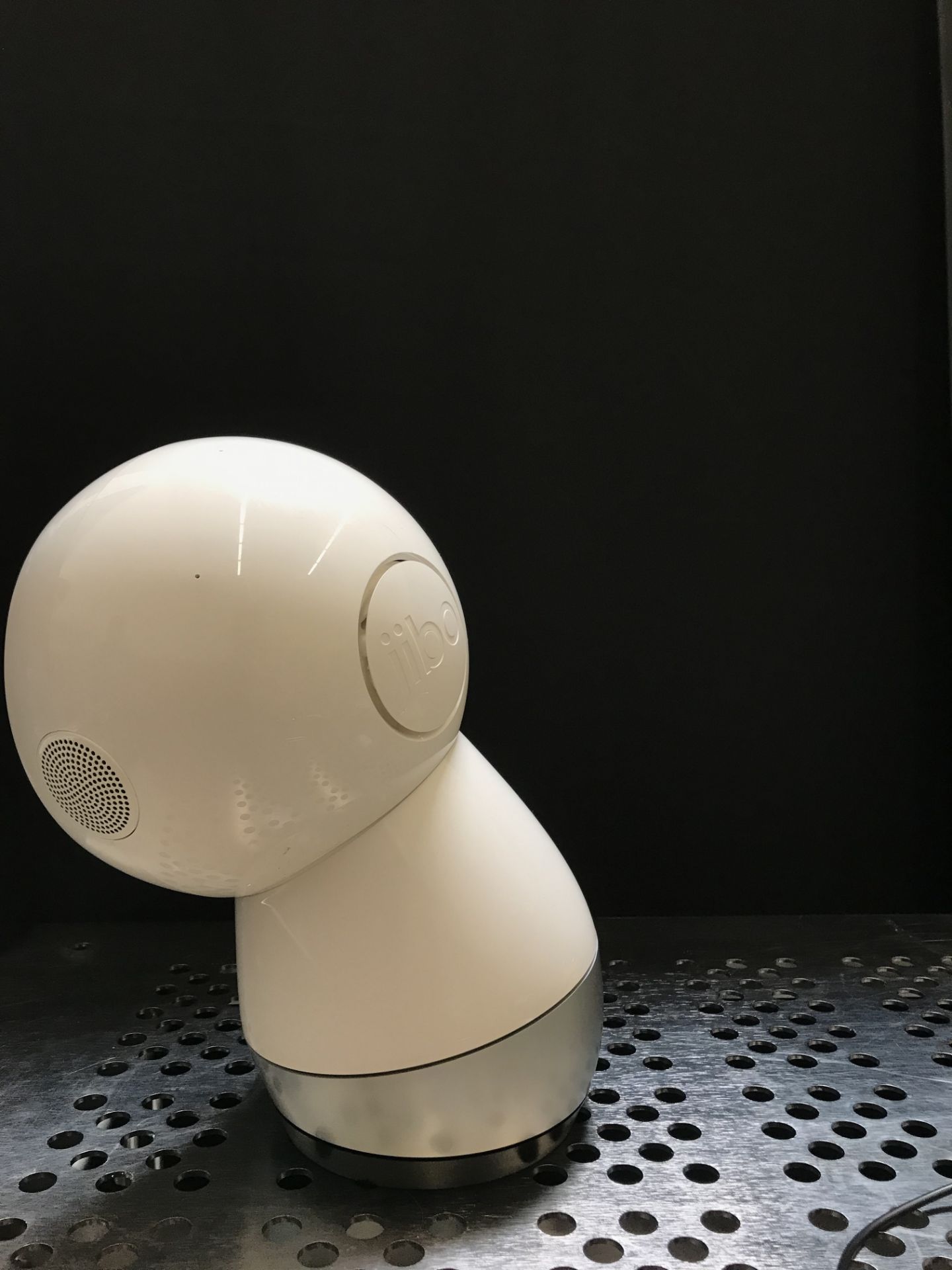 JIBO Robot BOJW-1000-0017 Jade-Turns On... - Image 2 of 4