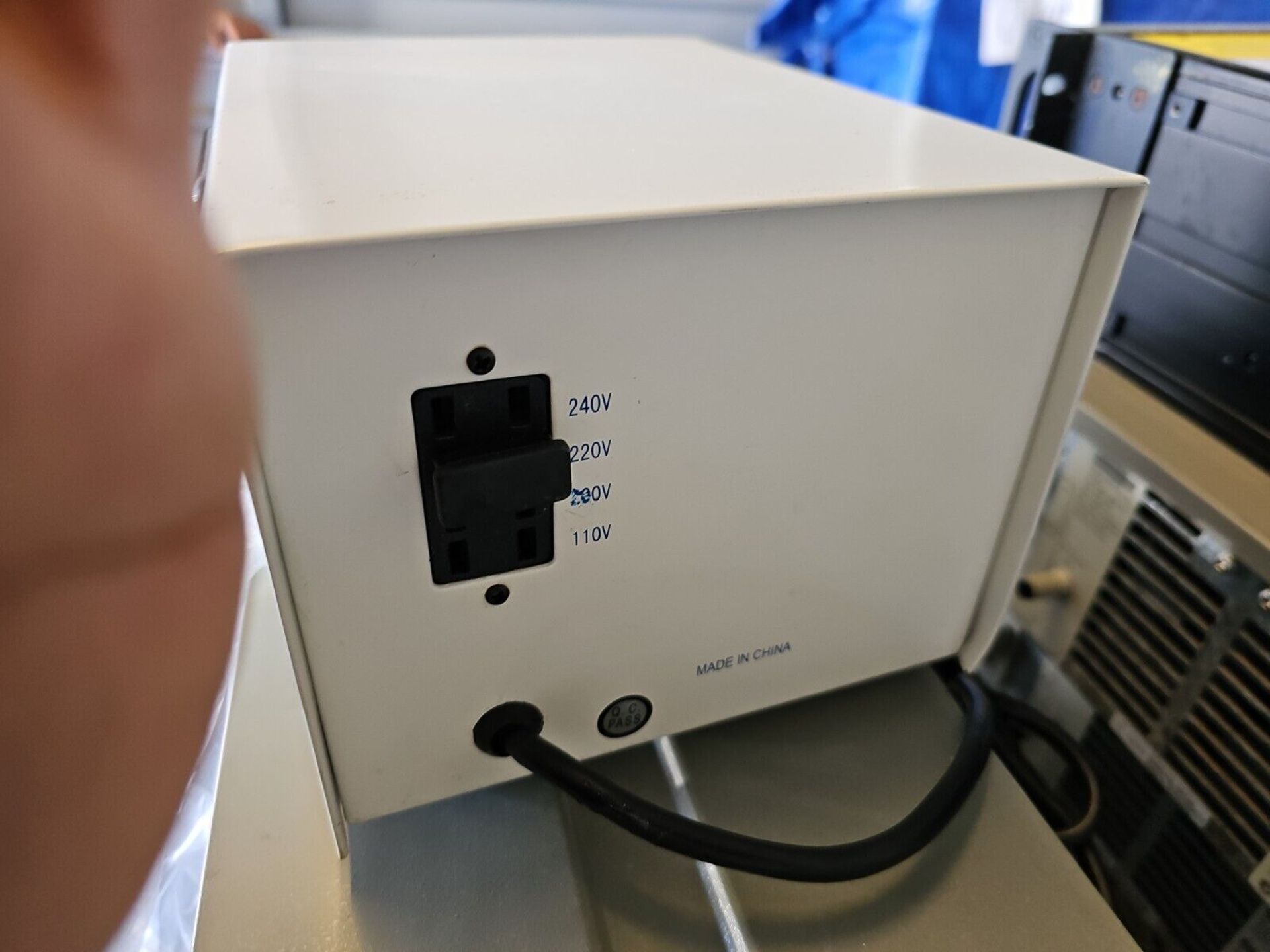 Philmore ST-2000 Step-Up & Step-Down Tranformer - Image 4 of 4