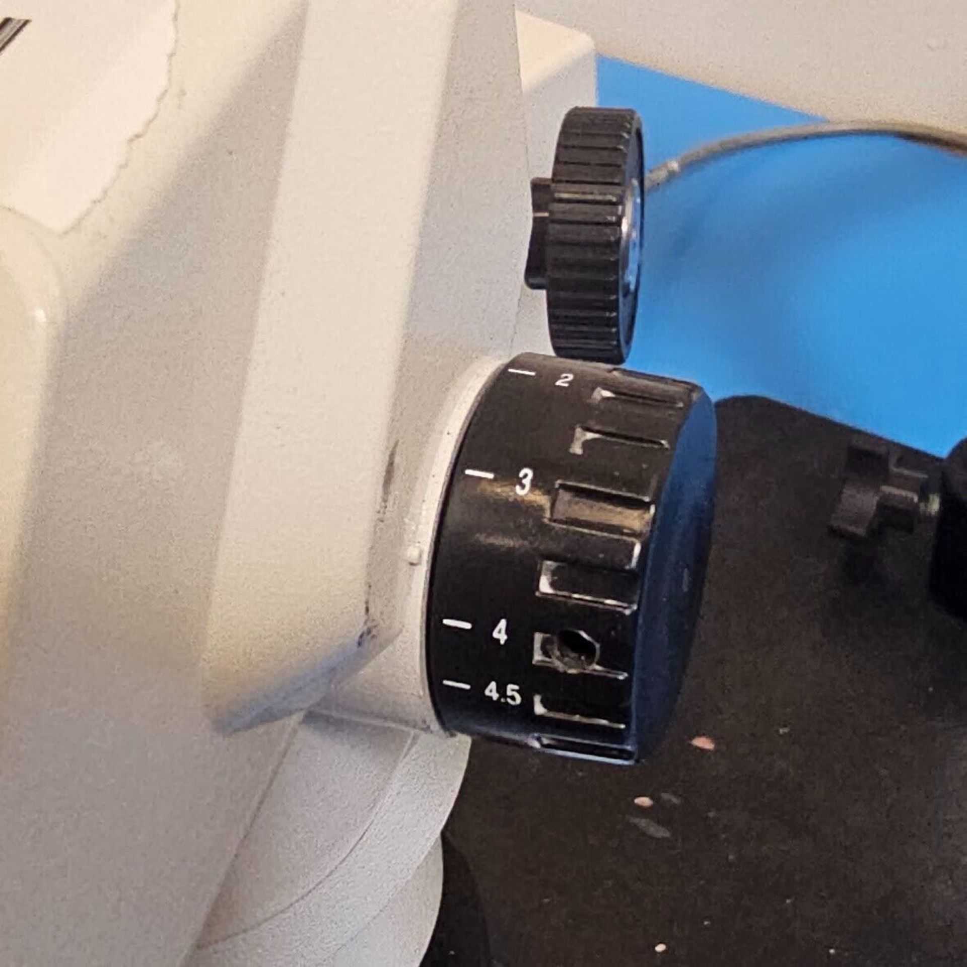 Binocular Zoom Stereo Microscope with Flex Arm Stand 104B - Image 5 of 9