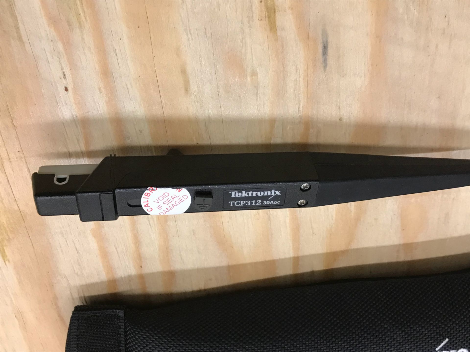 Tektronix TCP312 Current Probe 30A DC/AC with Soft Case - Image 2 of 4