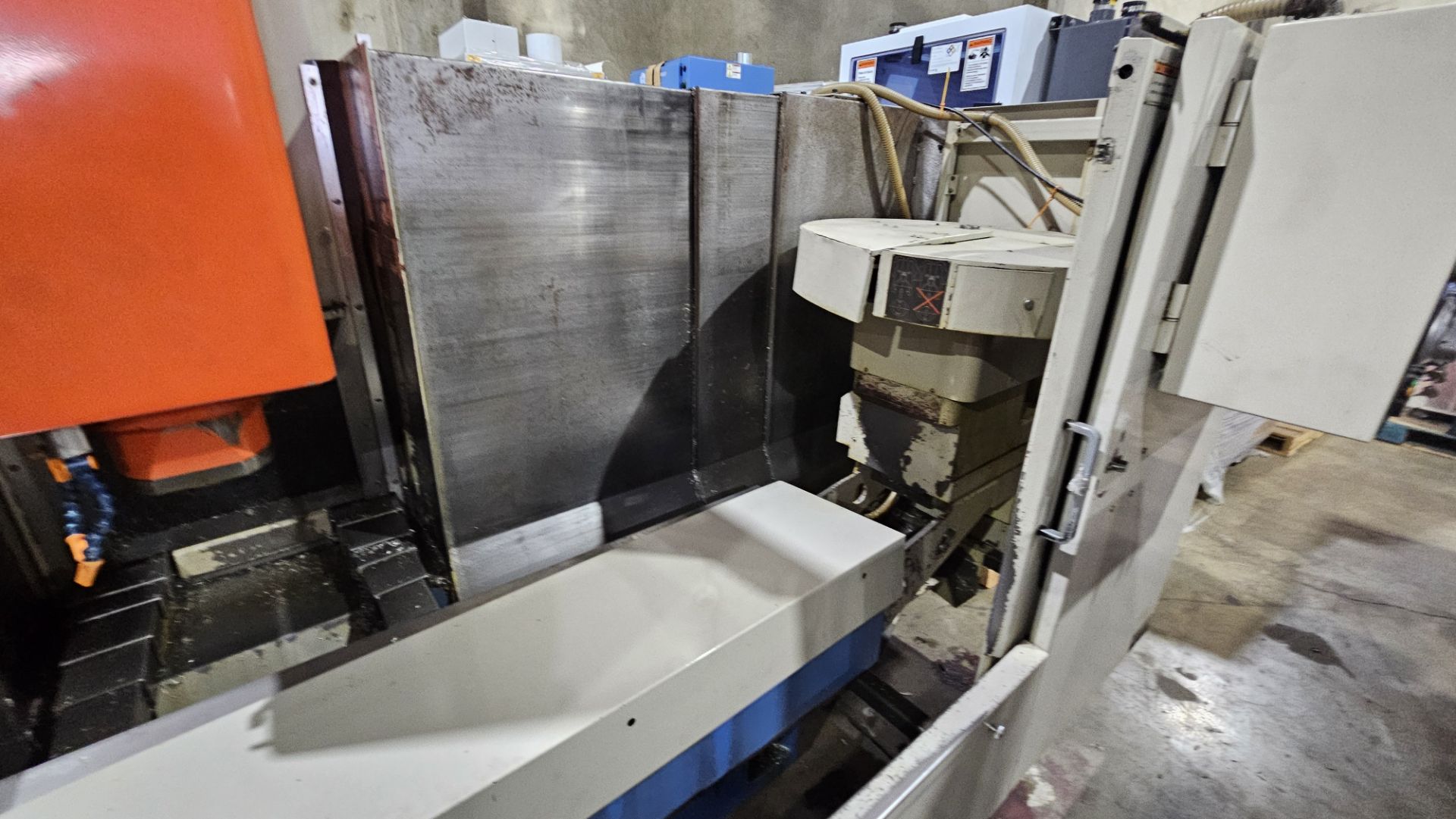 Mazak VTC-41M CNC Vertical Machining Center â€" 7.5HP â€" Mazatrol EIA - Image 9 of 15