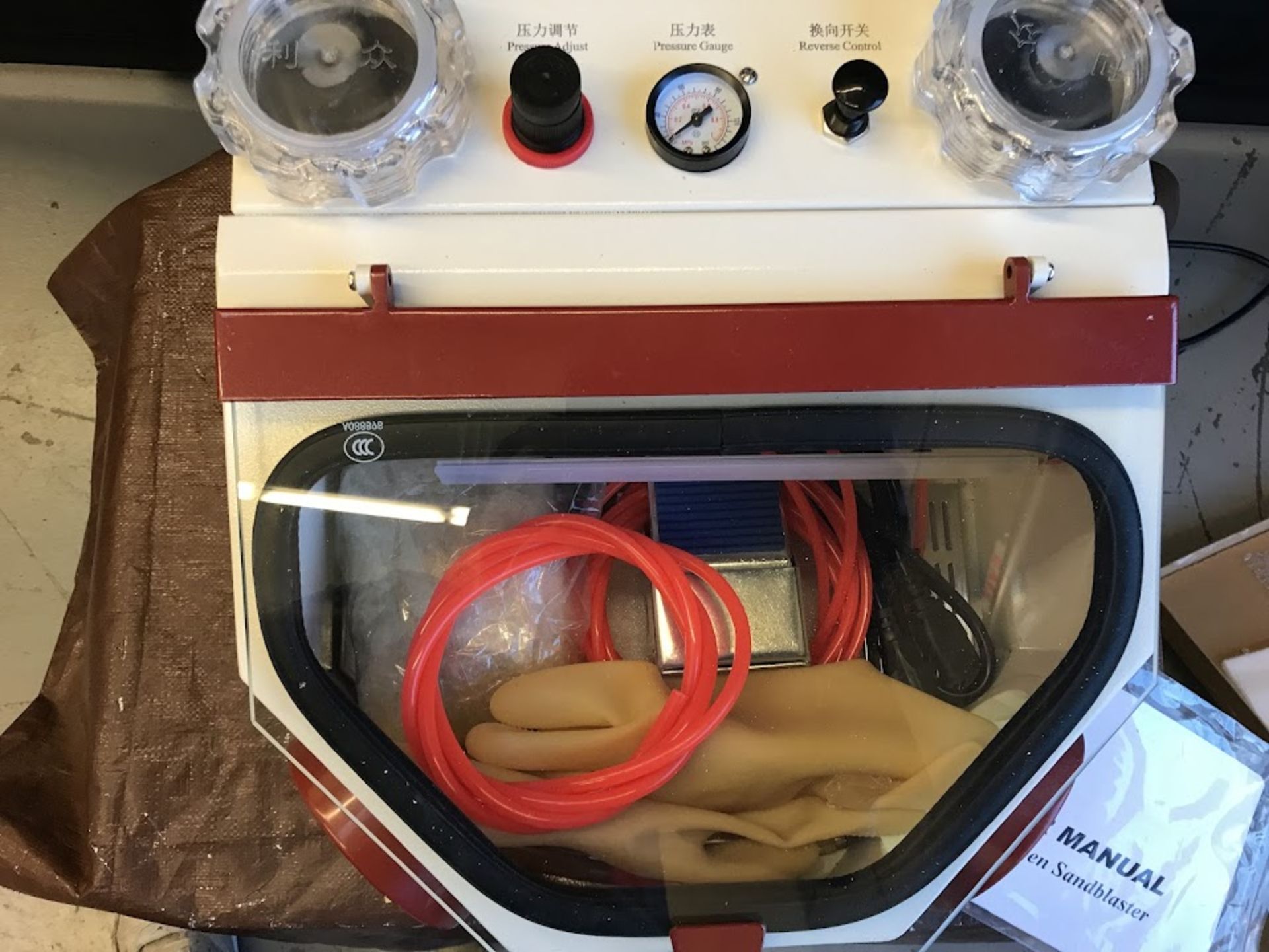 Twin-Pen Micro Sandblaster VI w/ Dual Tanks & Pressure Gauge - Image 3 of 6