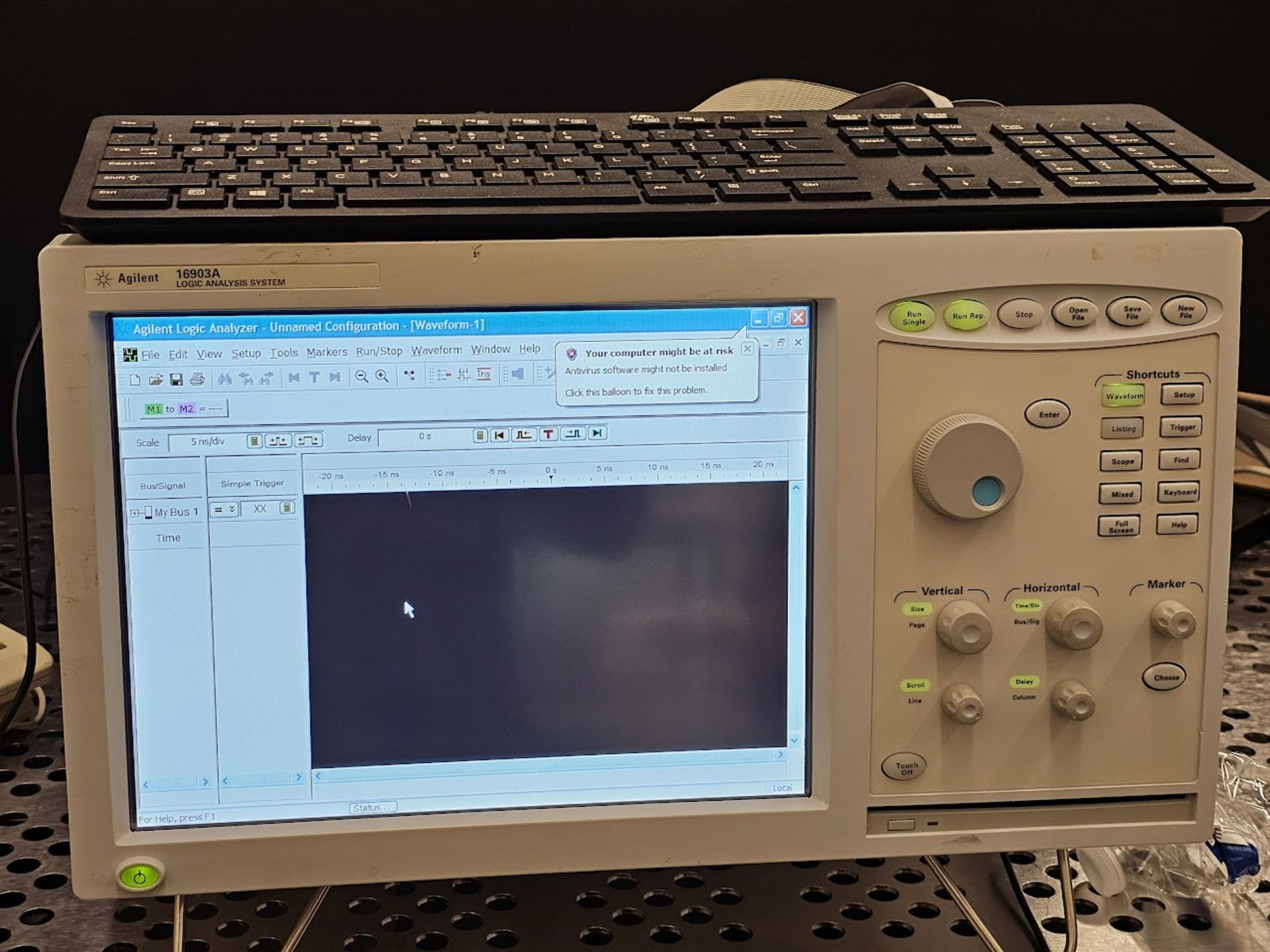 Agilent 16903A Logic Analysis System â€" 16900 Series - Image 3 of 10