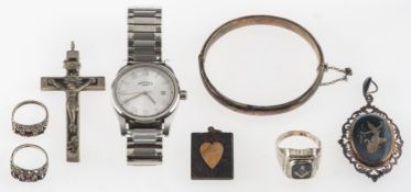 A mixed group of jewellery and a Rotary