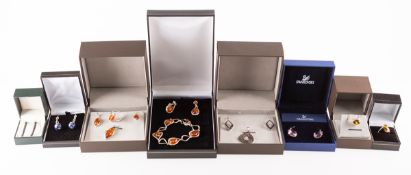 A mixed collection of mainly Gemporia je