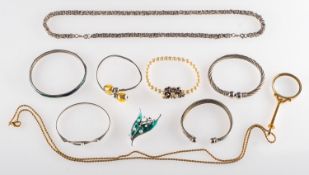 A mixed group of costume and silver jewe