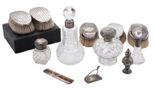 A mixed lot of silver, to include 4 silver mounted cut-glass bottles,