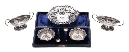 A small mixed lot of silver, to include a cased pair of salts,
