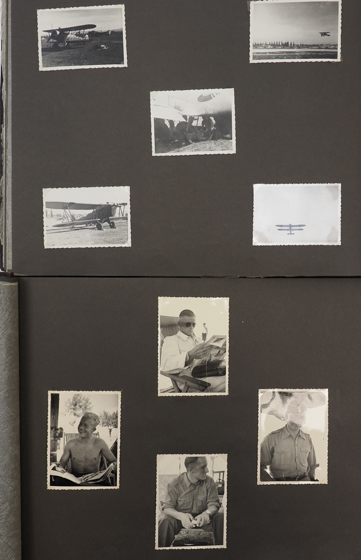 Luftwaffe: 2 Fotoalben des Leutnant und Führers des Nachtjagdkommandos im Jagdgeschwader 132 „Richt