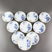 10 Dessertteller - Meissen, 20. Jh., Porzellan, Form "Neuer Ausschnitt", Dekor "Blaue Blume mit Gol