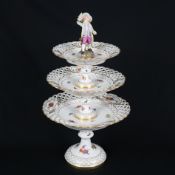 Etagere - Royal Copenhagen, Ende 19. Jh., Porzellan, glasiert, beidseitige polychrome Malerei mit B