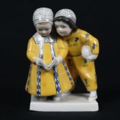 Kinderpaar - W. Goebel, Wilhelmsfeld-Oeslau, um 1920, Porzellan, polychrom bemalt im Stil des Art D