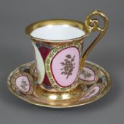 Tasse mit Untertasse im Empirestil - wohl Limoges, Anfang 20. Jh., Porzellan, farbig und gold bemal