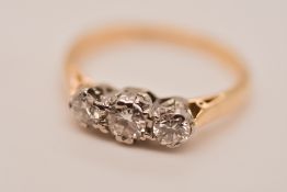 18K YELLOW GOLD & PLATINUM VINTAGE DIAMOND 3 STONE RING 0.30CT 2G