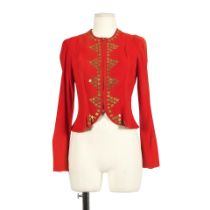 Anonyme, circa 1935. Veste du soir en crêpe bordeaux et pastilles or