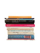 15 ouvrages sur la mode et son histoire.