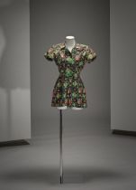 Anonyme, circa 1940. Combinaison short en coton imprimé.