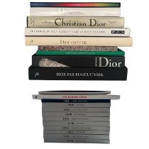 10 ouvrages et 11 catalogues de collections de la Maison Dior.