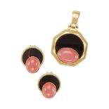 18K GOLD, TOURMALINE AND ONYX PENDANT AND EARRING SET