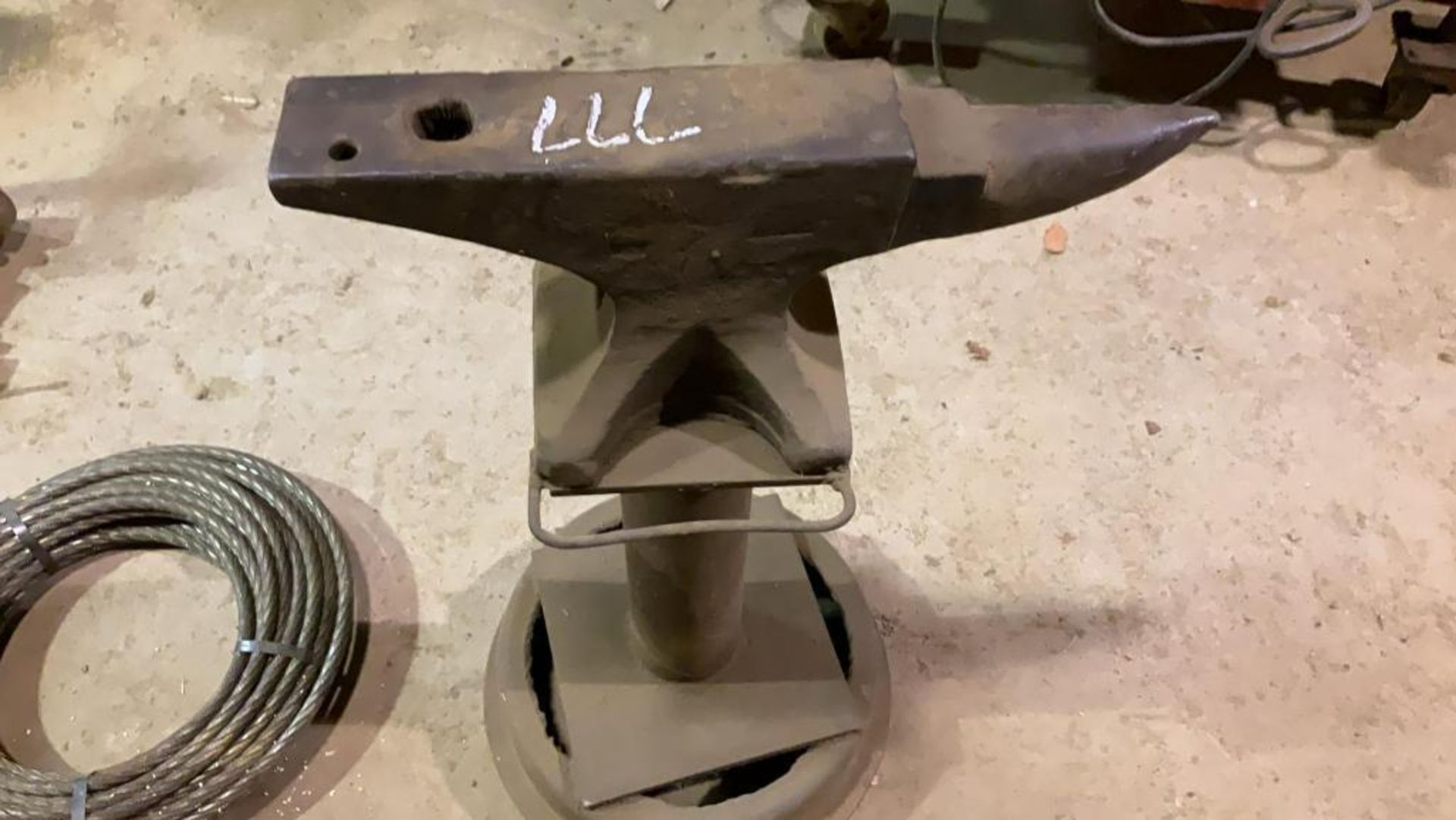 Anvil on Stand , -- Description -- 22 anvil