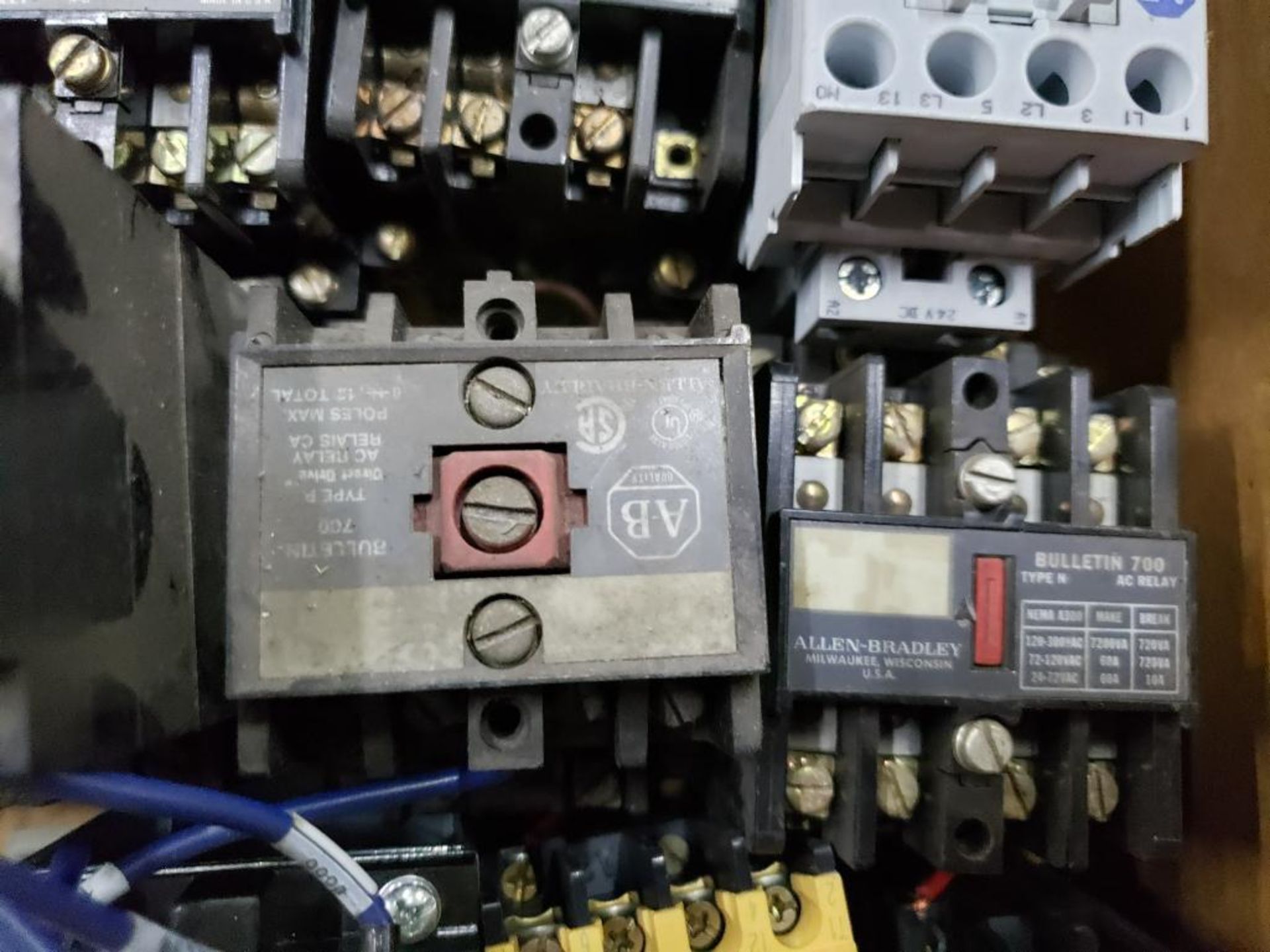 Assorted electrical contactors. Allen Bradley, Westinghouse. - Image 4 of 17