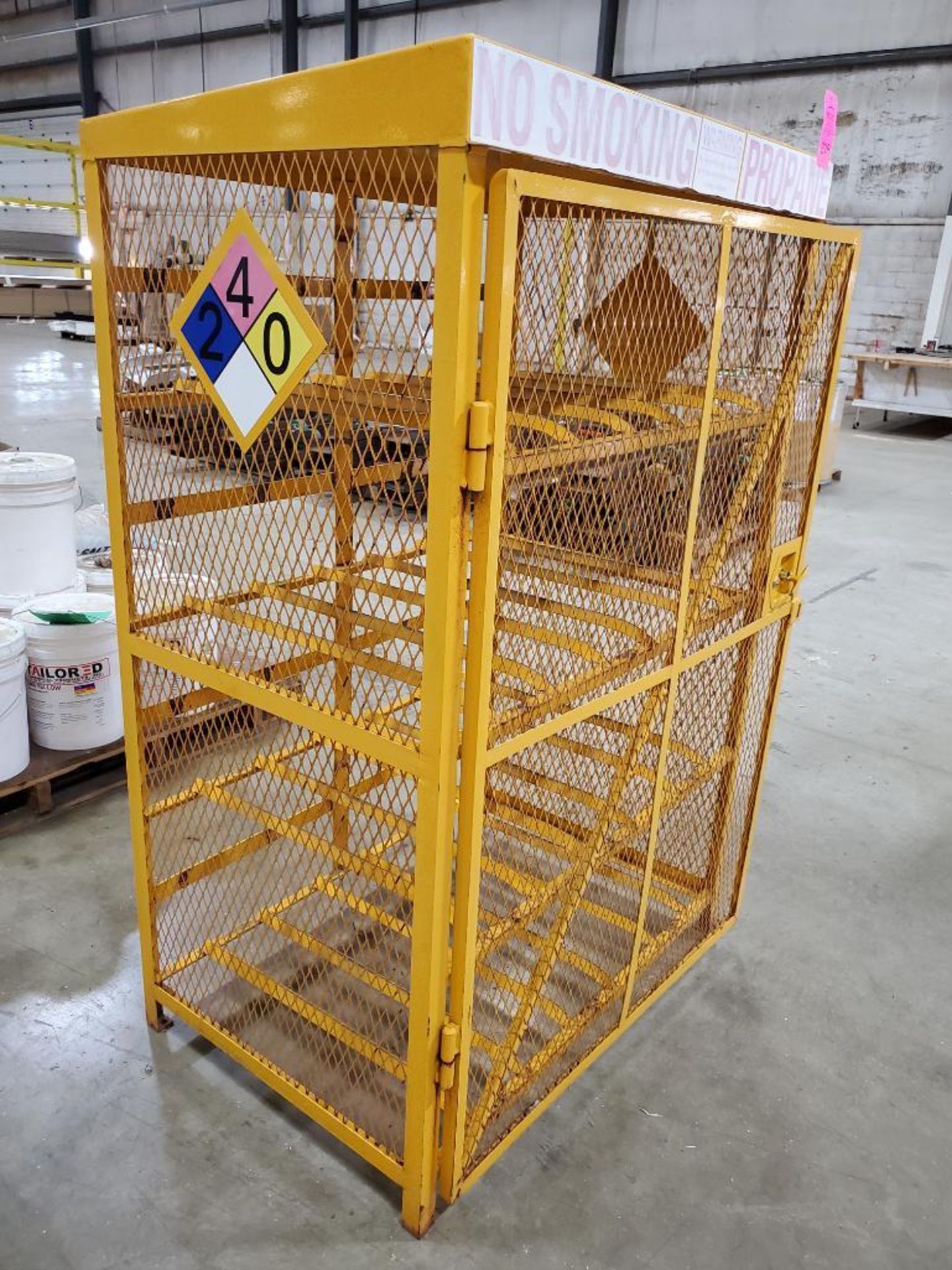 12 tank propane cage.