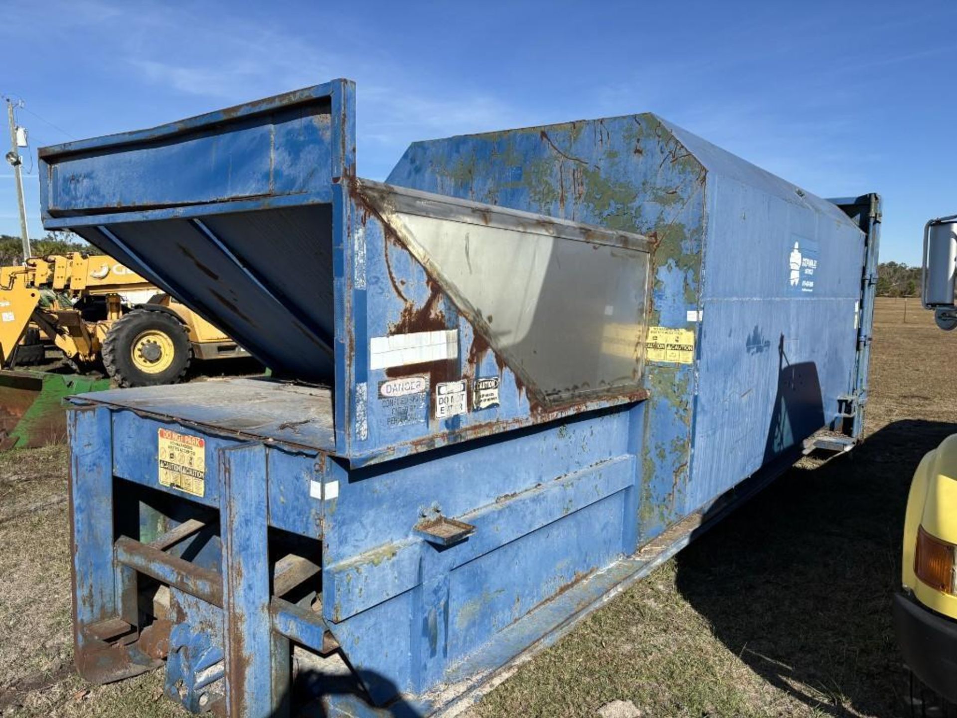 Self Contained Commercial Trash Compactor. Roll Off Compatible. Located ...