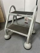 COTTERMAN PORT. 2-STEP METAL STEEL LADDER, 300# CAP.
