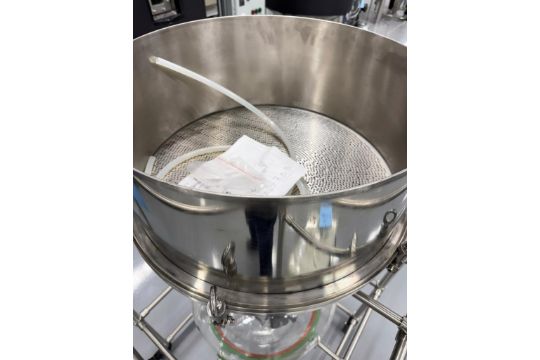 Yhchem Approximate 100 Liter Stainless Steel Funnel Vacuum Filter, Model YVF-100L(SS). With glass co - Image 5 of 8