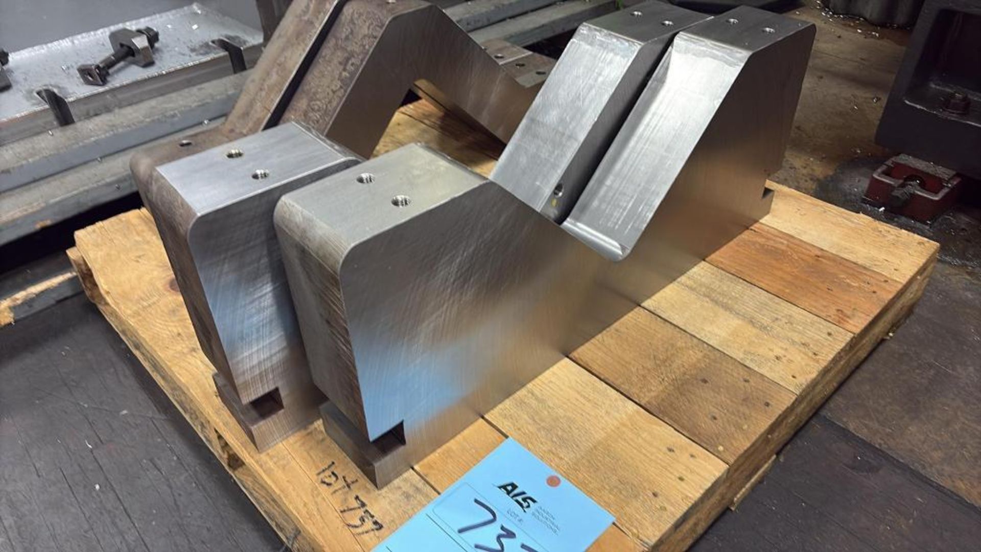 LOT: (Set) Large V-Blocks