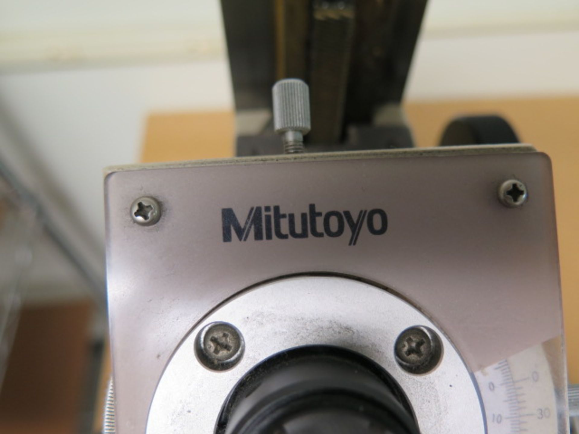 Mitutoyo Tool Makers Microscope w/ Digital Mic Heads, Surface and ...
