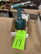 Pneumatic Rivet Gun
