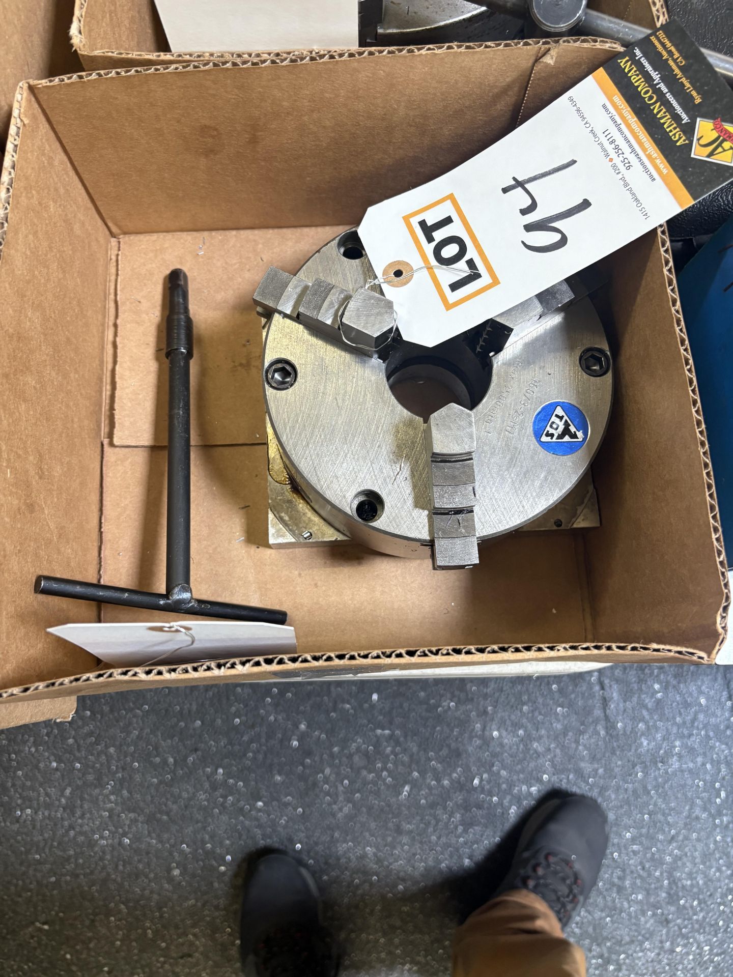 Narling 3 jaw chuck, small 3 jaw chuck and (1) Narling Tool