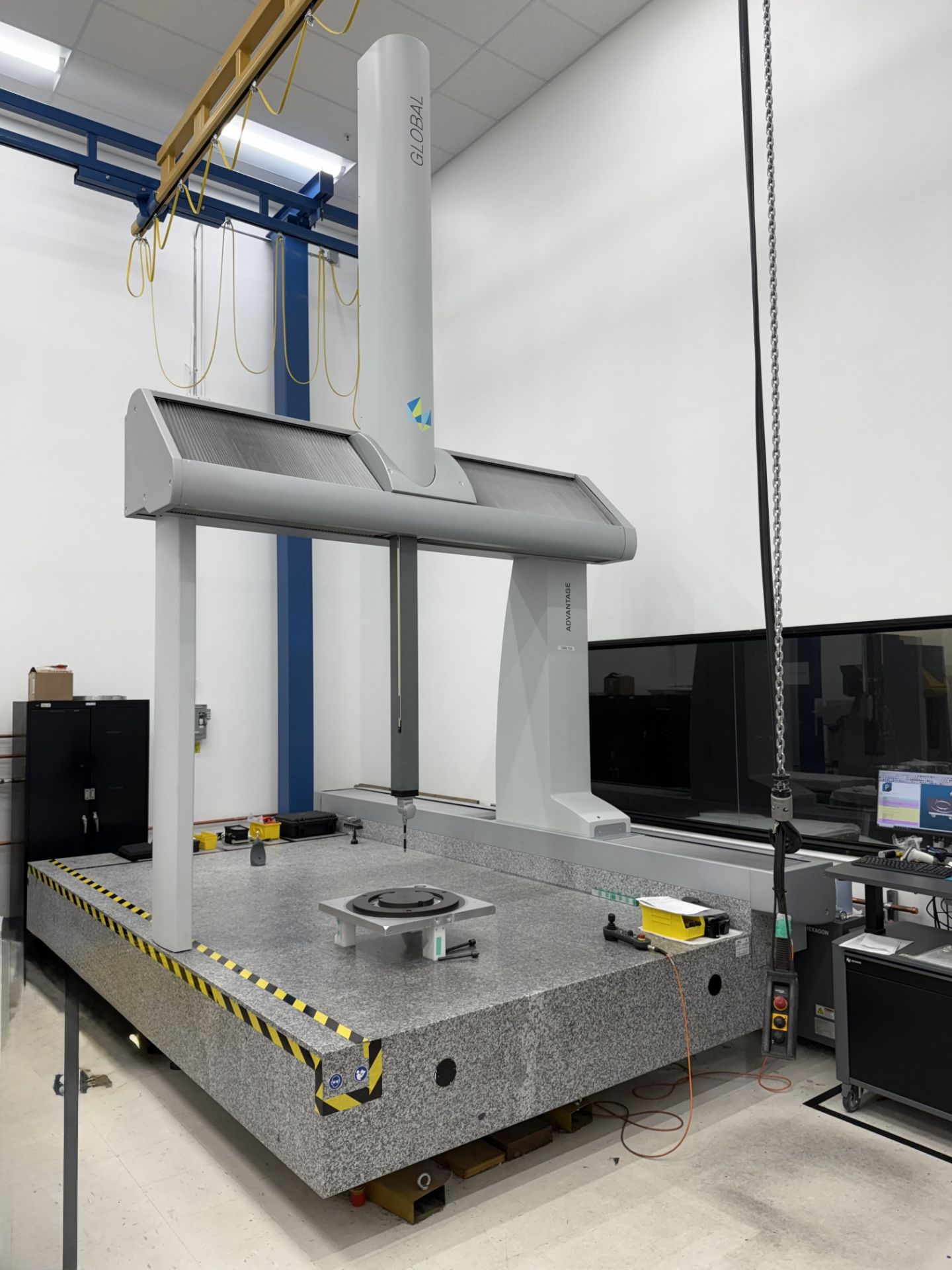 2023 Hexagon Global Advantage 20.33.18 CMM, Head Mdl. HH-AS8-T2.5, Software Lic. 2017 R2, Probe - Image 8 of 9