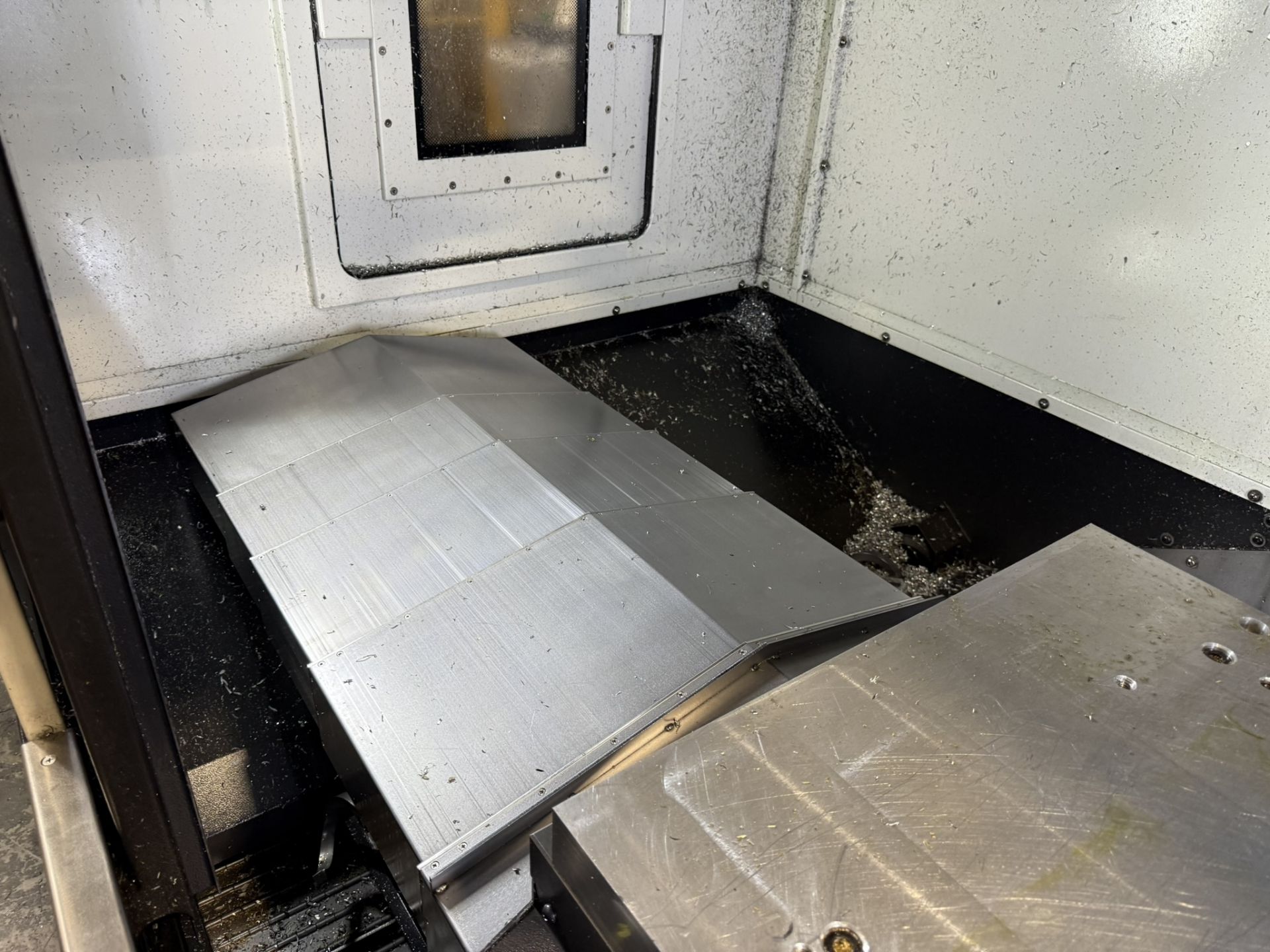 2018 Hyundai Wia Mdl. KF5600 CNC Vertical Machining Center, s/n G2689-0446, w/ Hyundai Wia Fanuc i - Image 7 of 16