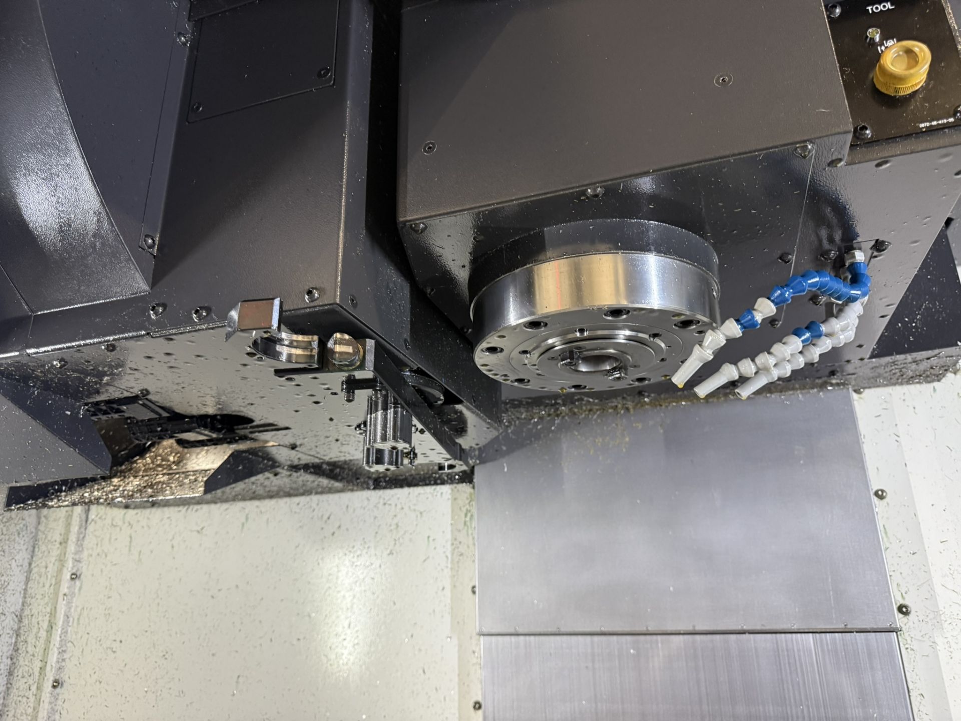 2018 Hyundai Wia Mdl. KF5600 CNC Vertical Machining Center, s/n G2689-0446, w/ Hyundai Wia Fanuc i - Image 5 of 16