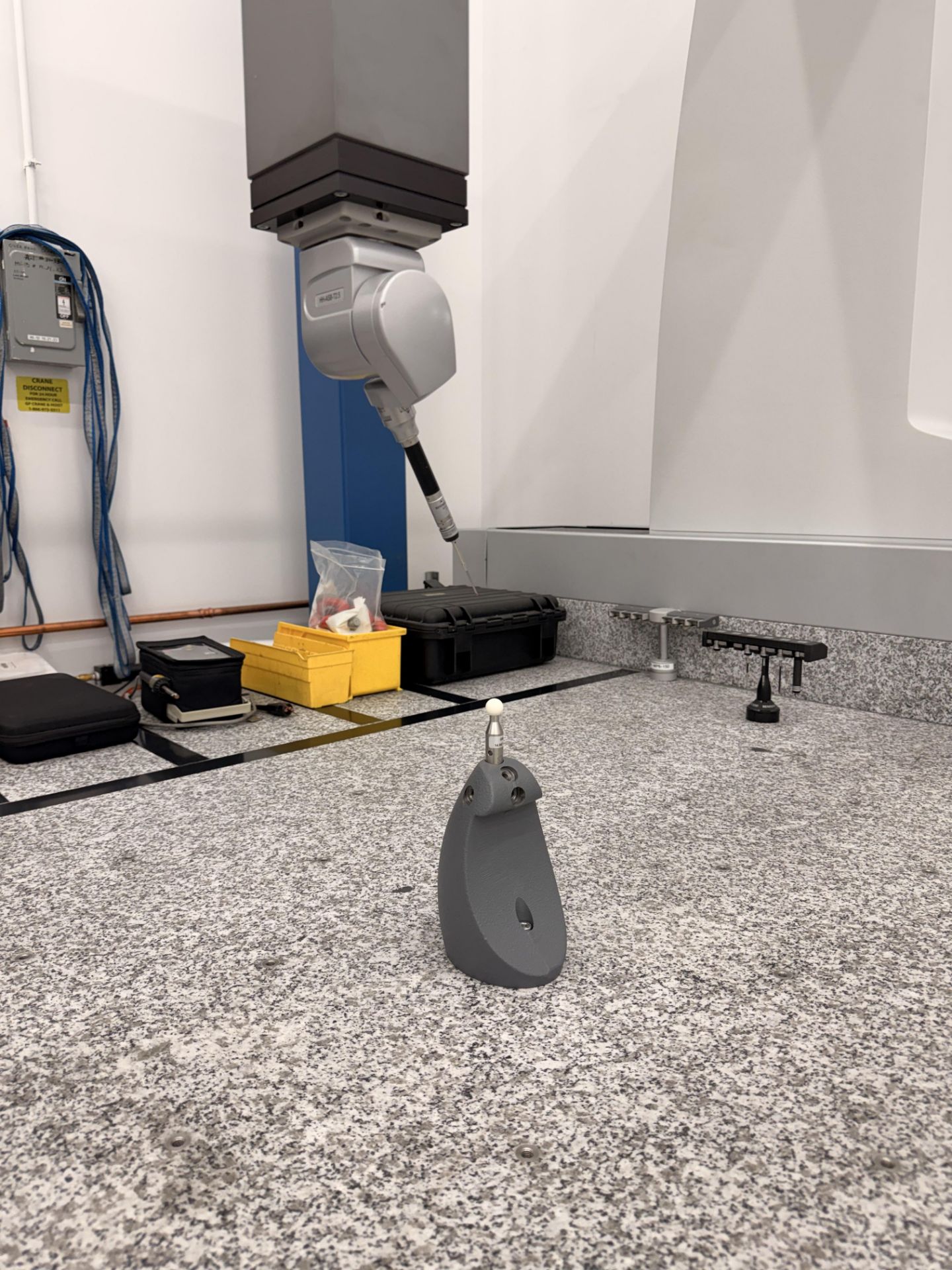 2023 Hexagon Global Advantage 20.33.18 CMM, Head Mdl. HH-AS8-T2.5, Software Lic. 2017 R2, Probe - Image 5 of 9