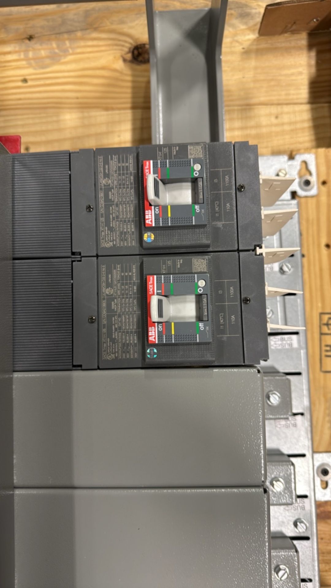 ABB RELIAGEAR NEXT POWER PANEL CATALOG NUMBER IN2406BL3H1 WITH ABB PPXT ...