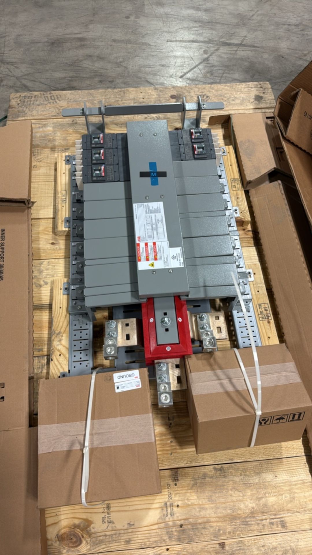 ABB RELIAGEAR NEXT POWER PANEL CATALOG NUMBER IN2406BL3H1 WITH ABB PPXT ...