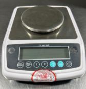 aczet Scale - CZ-1202