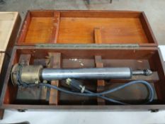 Vintage Air Spindle with Wood Case.