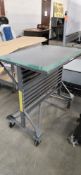 MOBILE TOTE HOLDING TABLE