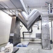 150 Cubic Foot Vanguard V-Blender with Intensifier Bar