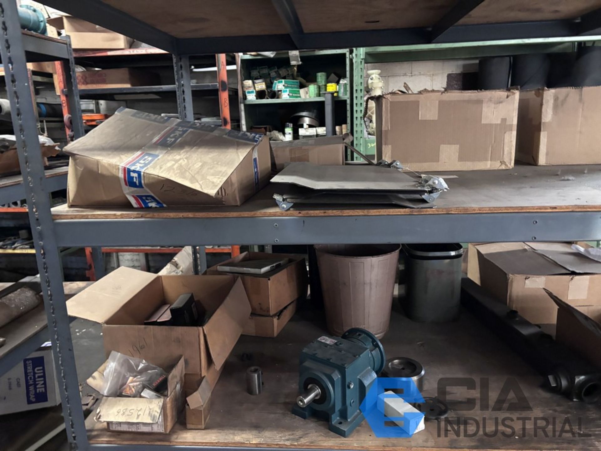 (LOT) HARDWARE & MACHINE PARTS ON (4) SECTIONS STEEL SHELVING