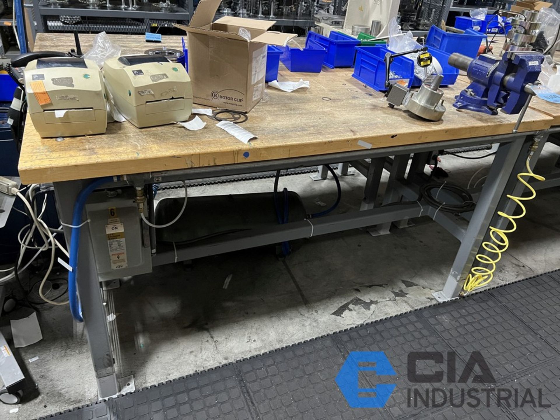Top Loading Bench { Choice of lots: 308, 309, 310, 311, 312 } 72