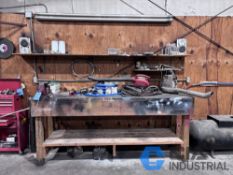 (LOT) WOOD BENCH W/ CONTENTS (6" VISE, AIR LINE & FITTINGS, ACETYLENE HOSE, LEAF BLOWERS) -