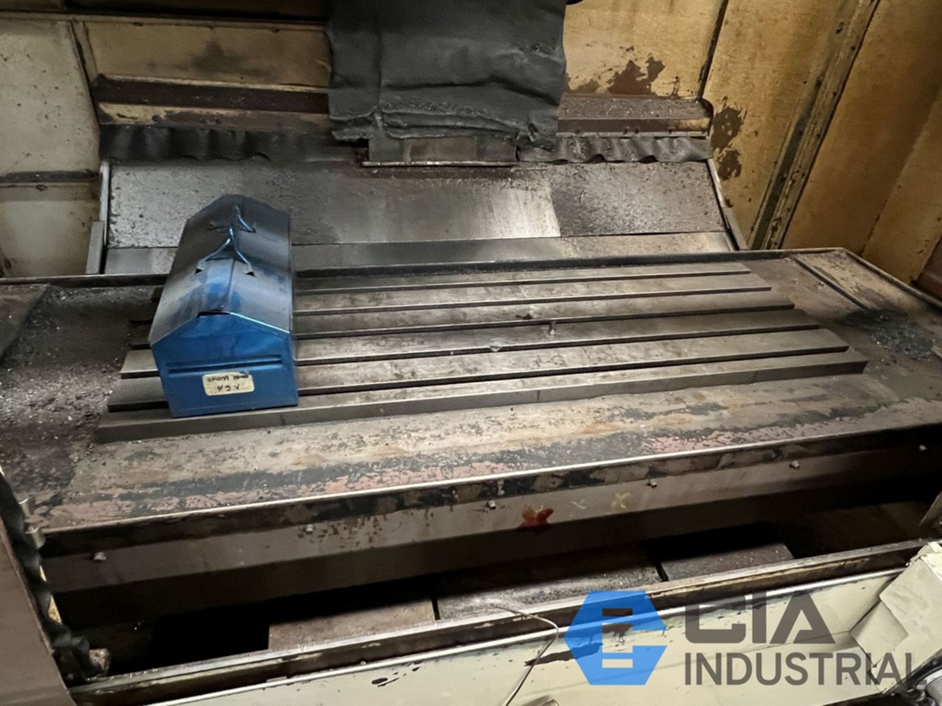Offsettable Fannuc OKUMA AND HOWA MILLAC-43V CNC VMC; S/N 43608, FANUC SERIES OM CNC ...