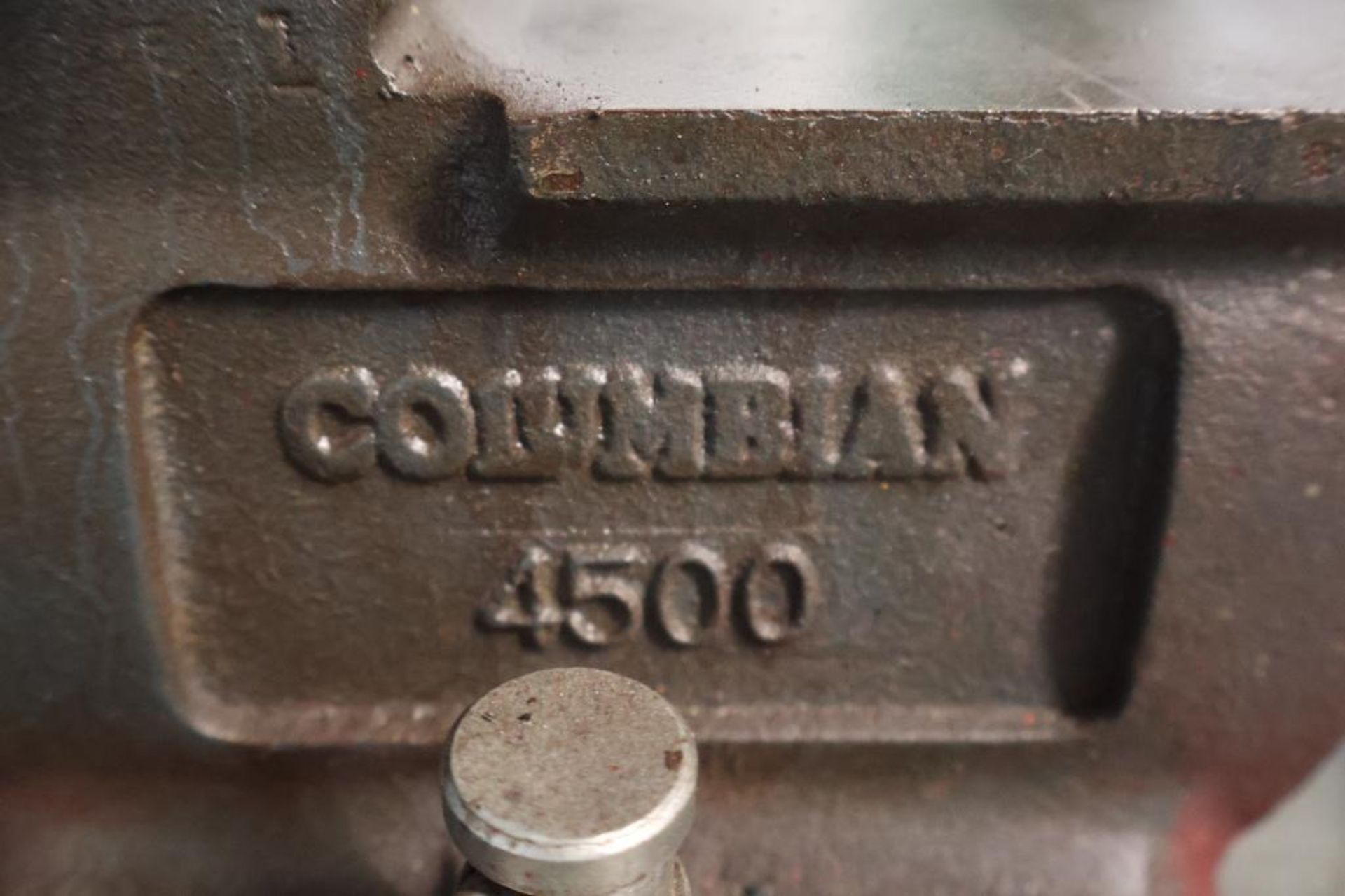 Columbian 4500 5.5" bench vise - Image 4 of 5