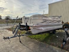 2007 SWEETWATER 2186FS Pontoon boat with 60hp Yamaha outboard with single axle LOADRITE trailer