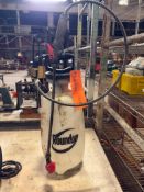 ROUNDUP 2 GALLON HAND HELD PUMP SPRAYER